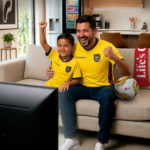 Papá vive la fiesta del fútbol en primera fila sin salir de casa